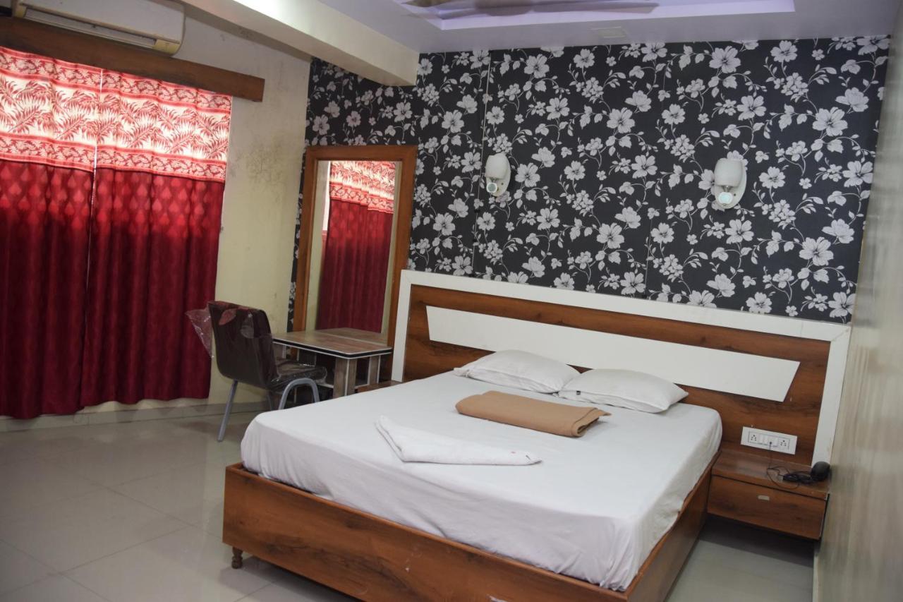 Hotel Riviera Residency Thane Exterior foto
